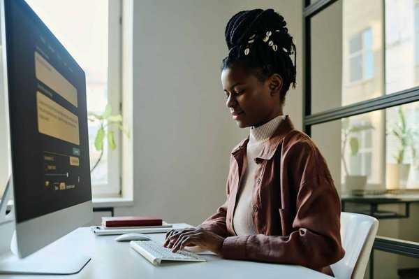 Détection de contenu ia : comment reconnaître les écrits humains ?